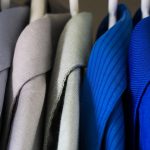 Organizacja szafy: jak uporządkować ubrania?
