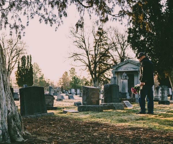Organizacja pogrzebu – jak wybrać dobry zakład pogrzebowy?