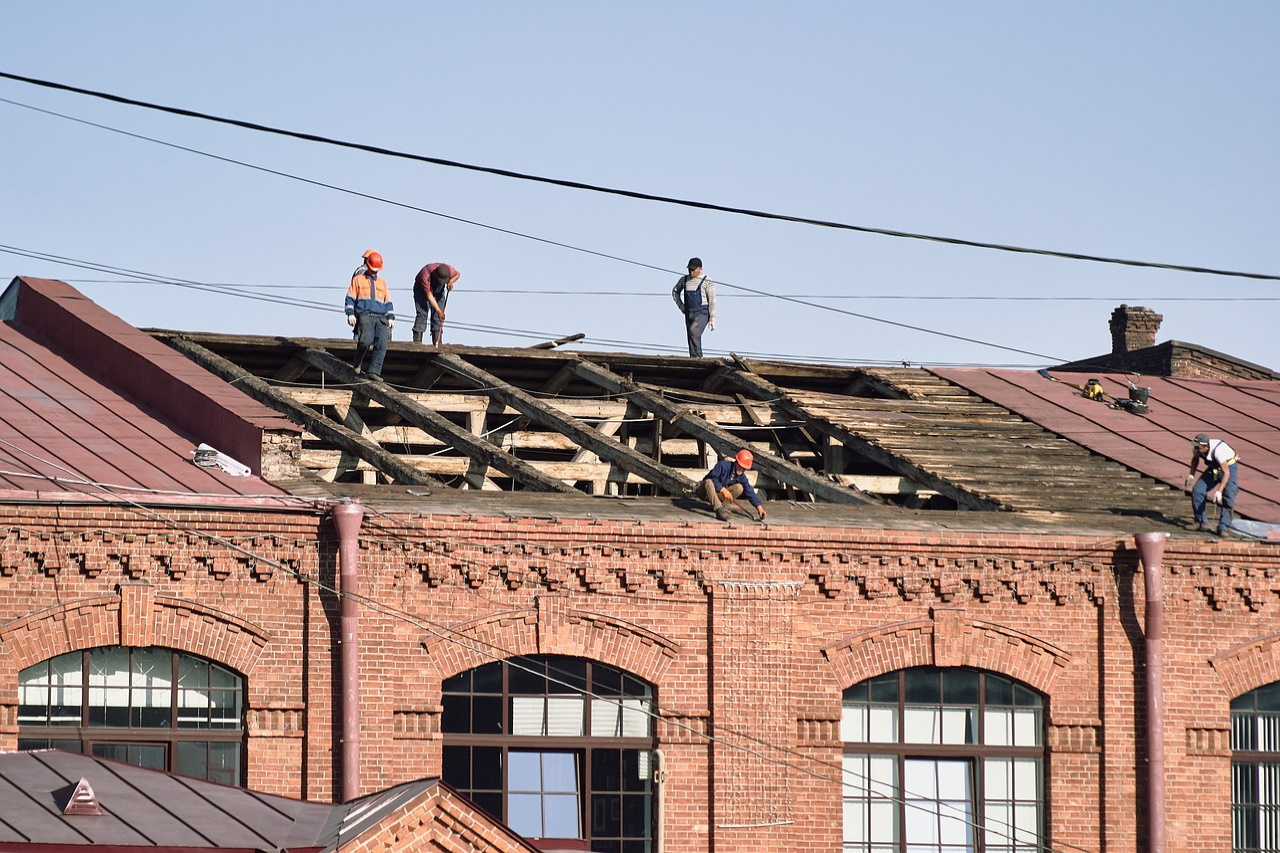 Naprawa dachu — od czego zacząć?